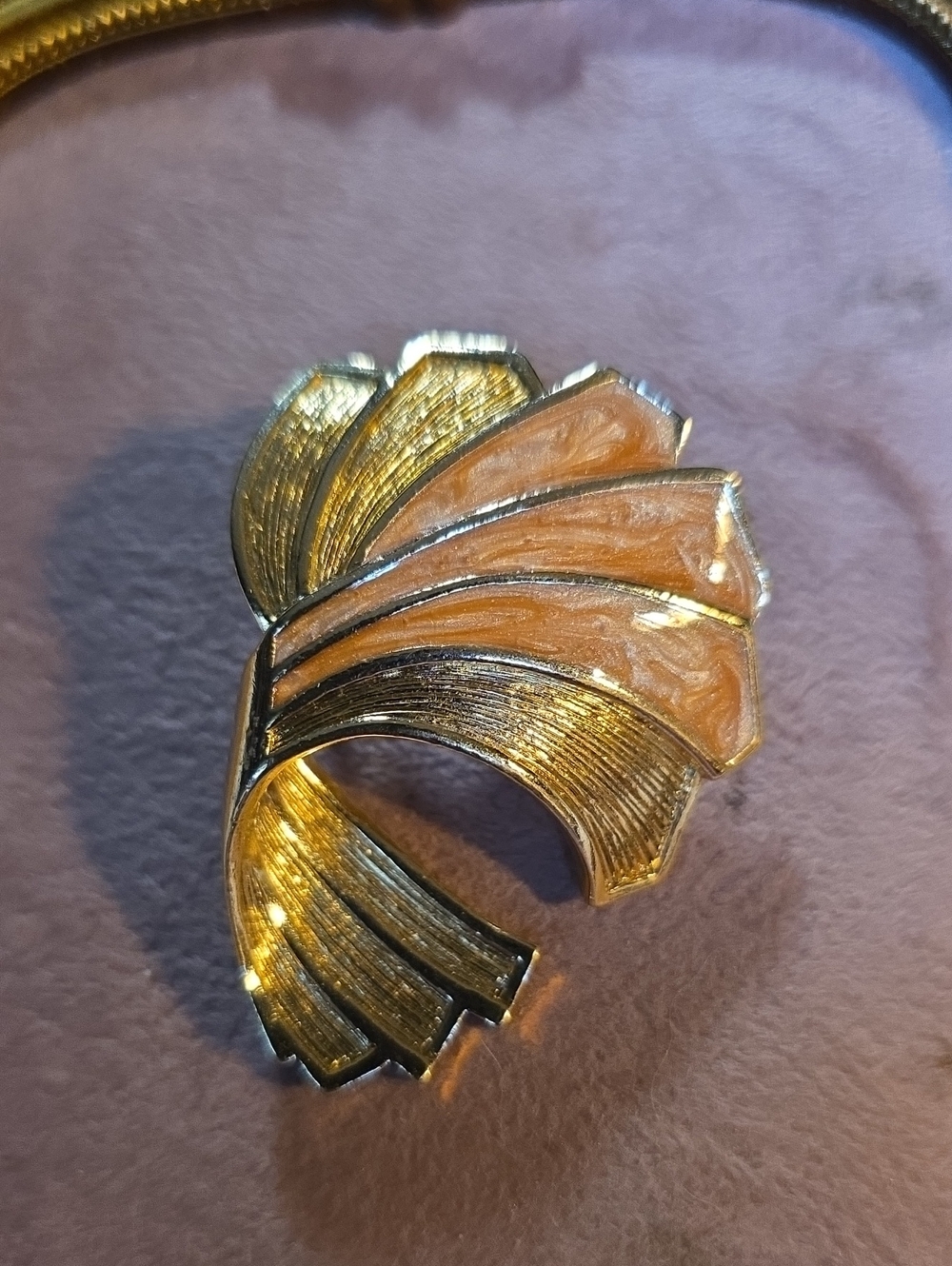Vintage Avon Draped Elegance Gold & Peach Enamel Scarf Ring
